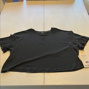 Lululemon/short sleeve crop/black/10/BNWT!! Super cute